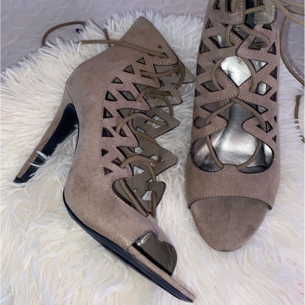 Nice heels size 7 worn once